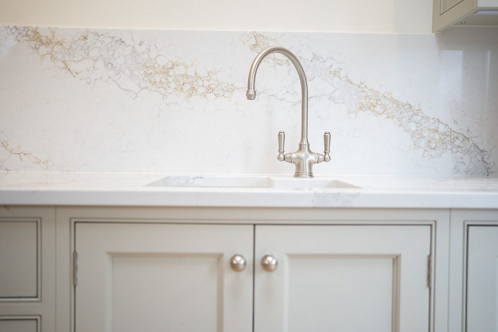 eterno-quartz-calacatta-gold-2